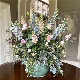 fwthumbSummer vase of house flowers Lilys Flowers Ltd Surrey.jpg